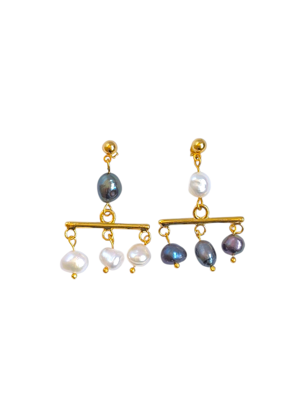 Diverso Earrings