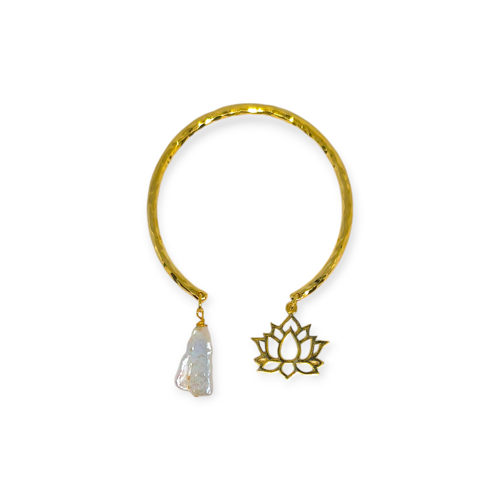 Anika Pearl Bracelet