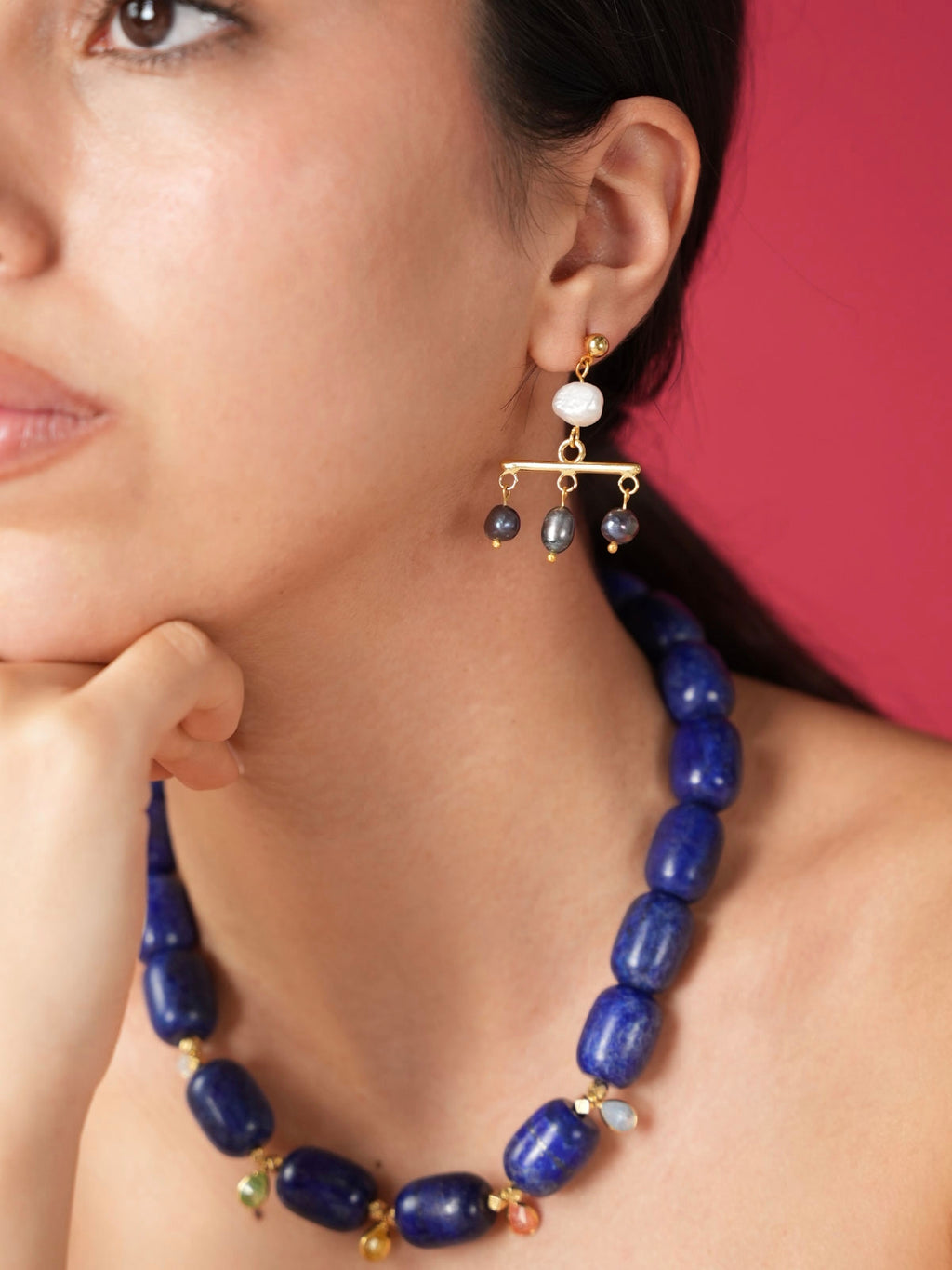 Diverso Earrings